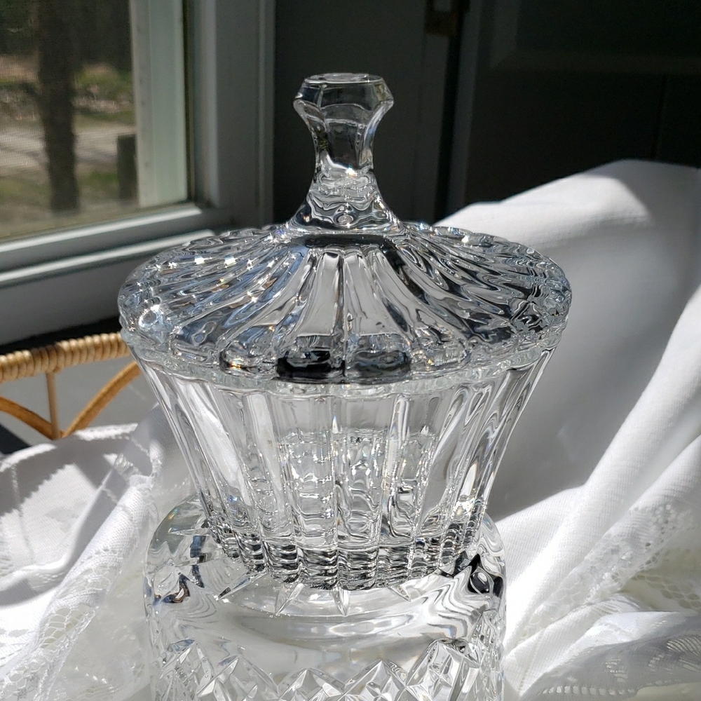 Elegant Crystal Glass Art Piece